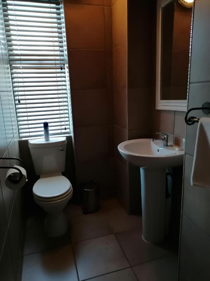 De Akker Guest House Bloemfontein Esterno foto