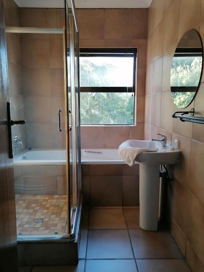 De Akker Guest House Bloemfontein Esterno foto